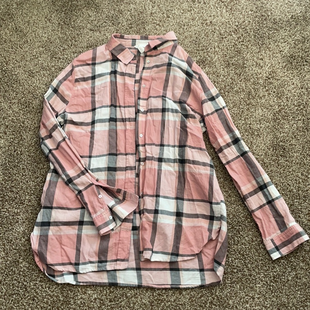 H&M long sleeve pink plaid top.
